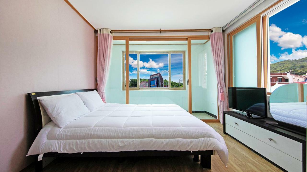 Samcheok Sol Beach Pension Exterior foto