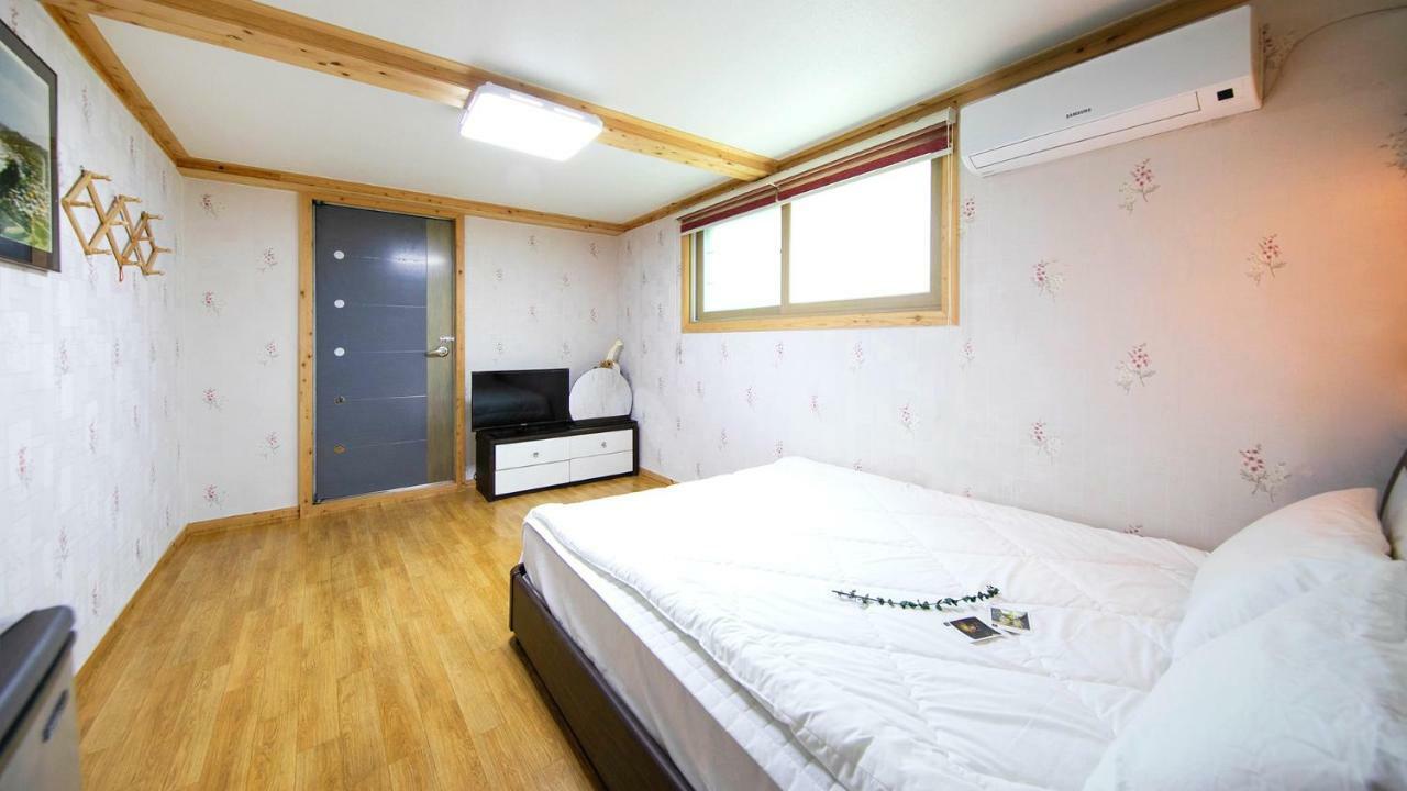 Samcheok Sol Beach Pension Exterior foto