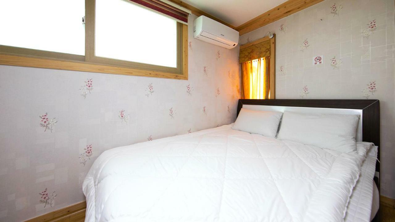 Samcheok Sol Beach Pension Exterior foto